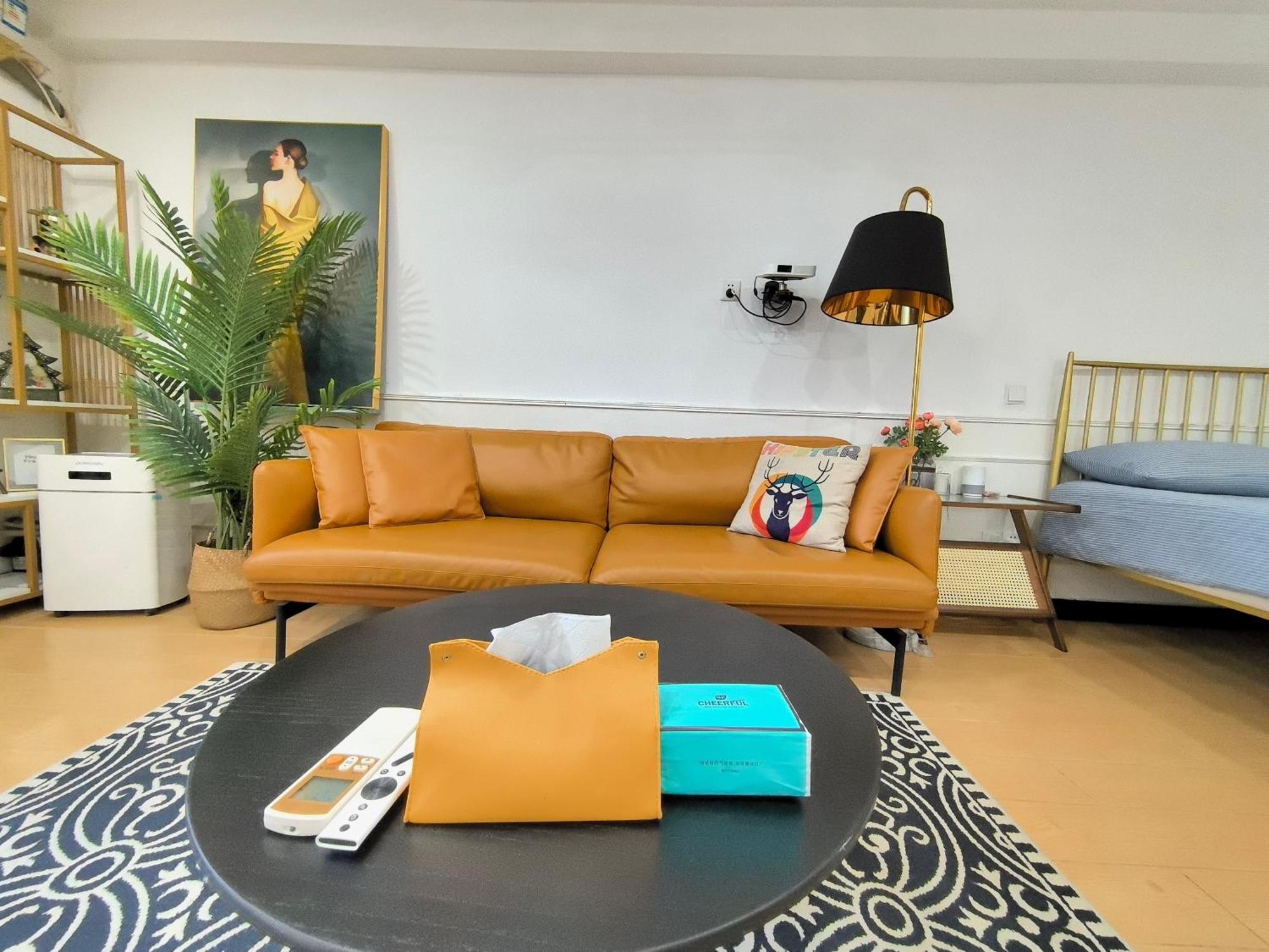 Hills & Zinn Changle Road Near Line1 & Line12 South Shanxi Rd Apartment *